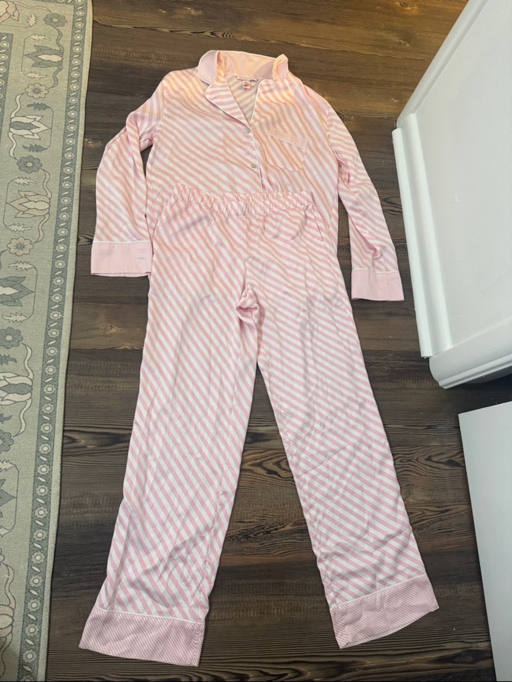 Victoria secret pajamas never worn